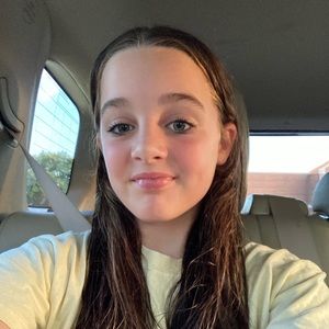 Meet your Posher, Carolyne